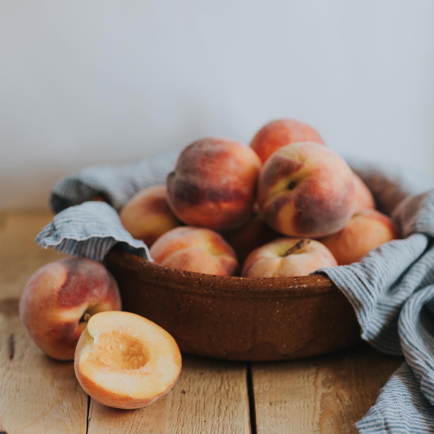 Freestone Red Havens  🍑🍑🍑  #peaches #BuyLocal #eatLocal #WithJay #PGAF #YQG #redHavenPeaches #SupportReal #alwaysFreshAlwaysHomeGrown #Cottam #Country #Essex #kingsville #Leamington #PGAF #vegan #Windsor