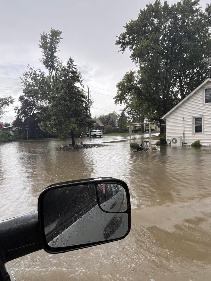 I’m guessing this isn’t quite what most people picture when they think of waterfront property…    Here’s another look at the significant flooding ongoing in Harrow right now. Big thank you to Esther Nantais’s daughter for sharing this photo with us.  We hope everyone is staying safe through this!  Have you experienced any flooding in your area?