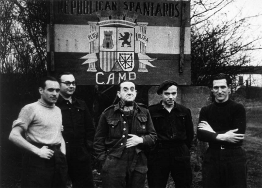 #OtD 9 Oct 1945 the UK Labour govt defended its jailing of 226 Spanish Civil War and anti-Nazi resistance fighters, describing them as "members of an enemy paramilitary organisation". Some killed themselves, others were deported to Spain for execution 

https://stories.workingclasshistory.com/article/10945/labour-imprisons-anti-fascists
