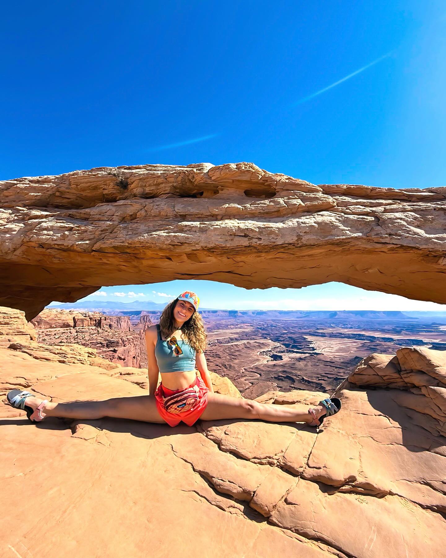 Pure bliss ❤️🥾🌈✌🏼🏜️

xo. #rrawimpact #canyonlands #flexibility<br> @taymunholland