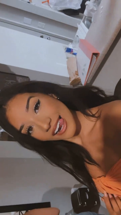 me<br> @aliyahyearwood