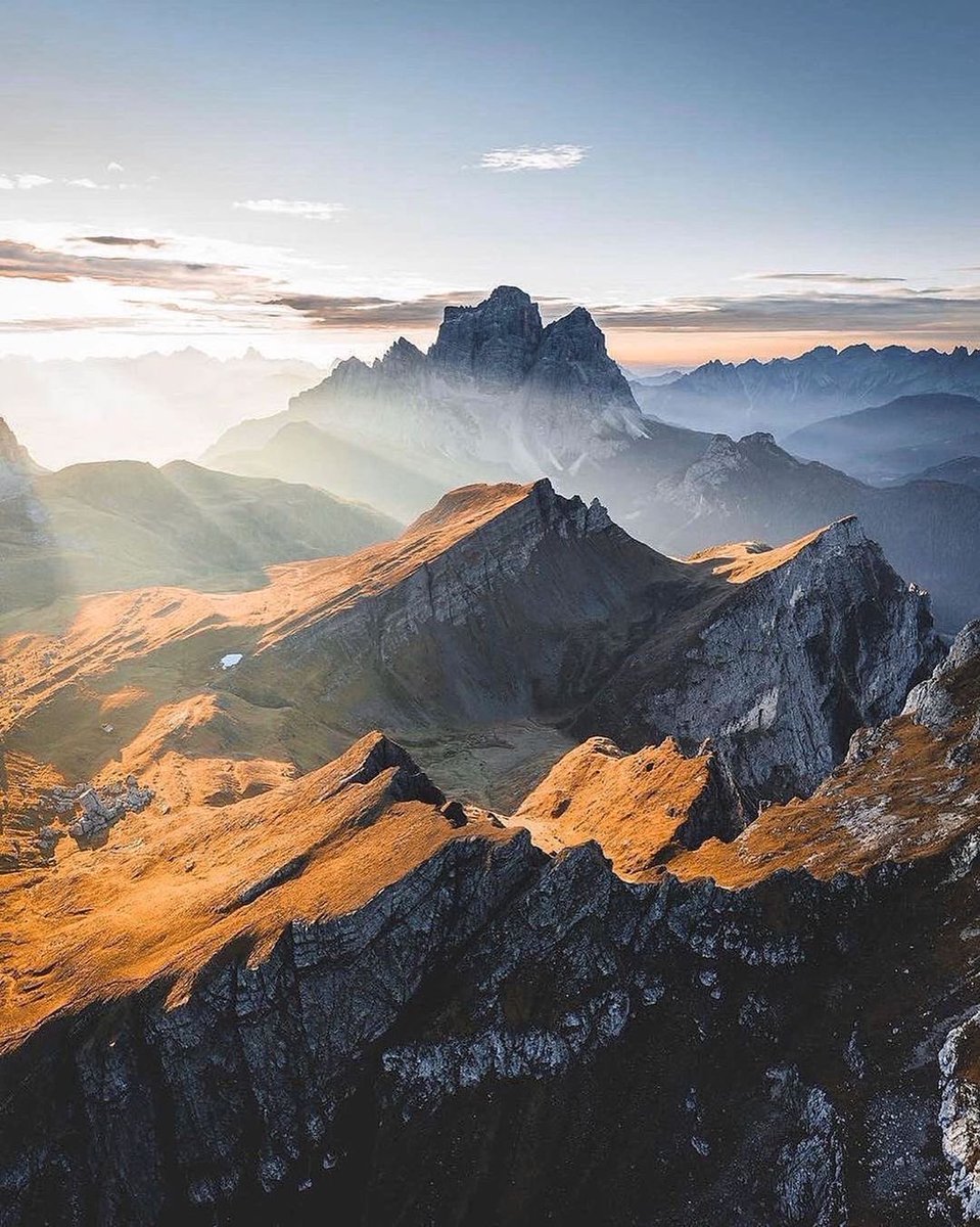 rays of light in the italian dolomites https://t.co/VbFctYYGex

@braybraywoowoo