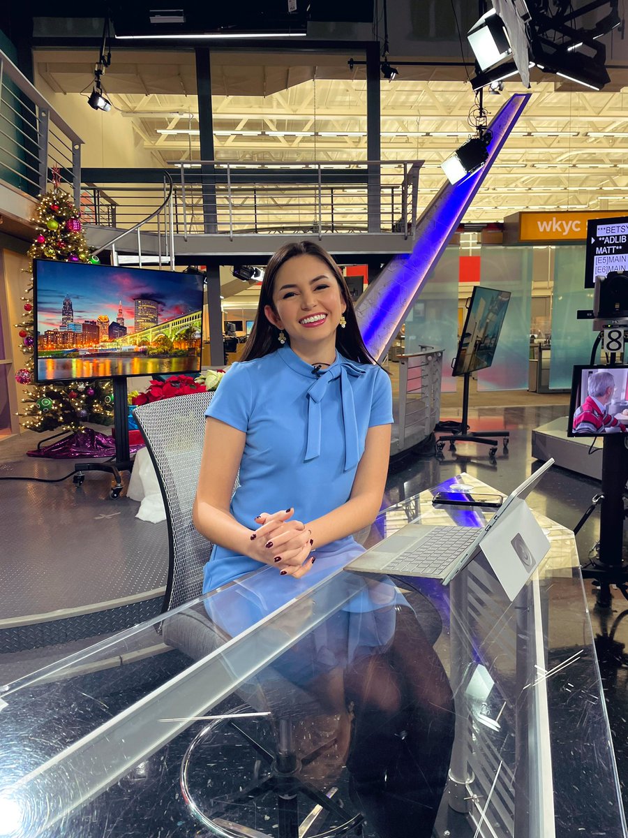 The boys @WintzWeather and @mikepolkjr have me cracking up on @wkyc! There really should be a Matt and Mike show… We've still got 15 minutes left in the 5, don't miss it!
(But if you do, I'm back at 6, 7, and 11!) https://t.co/hhyDtUkH6l
@Isabel_News