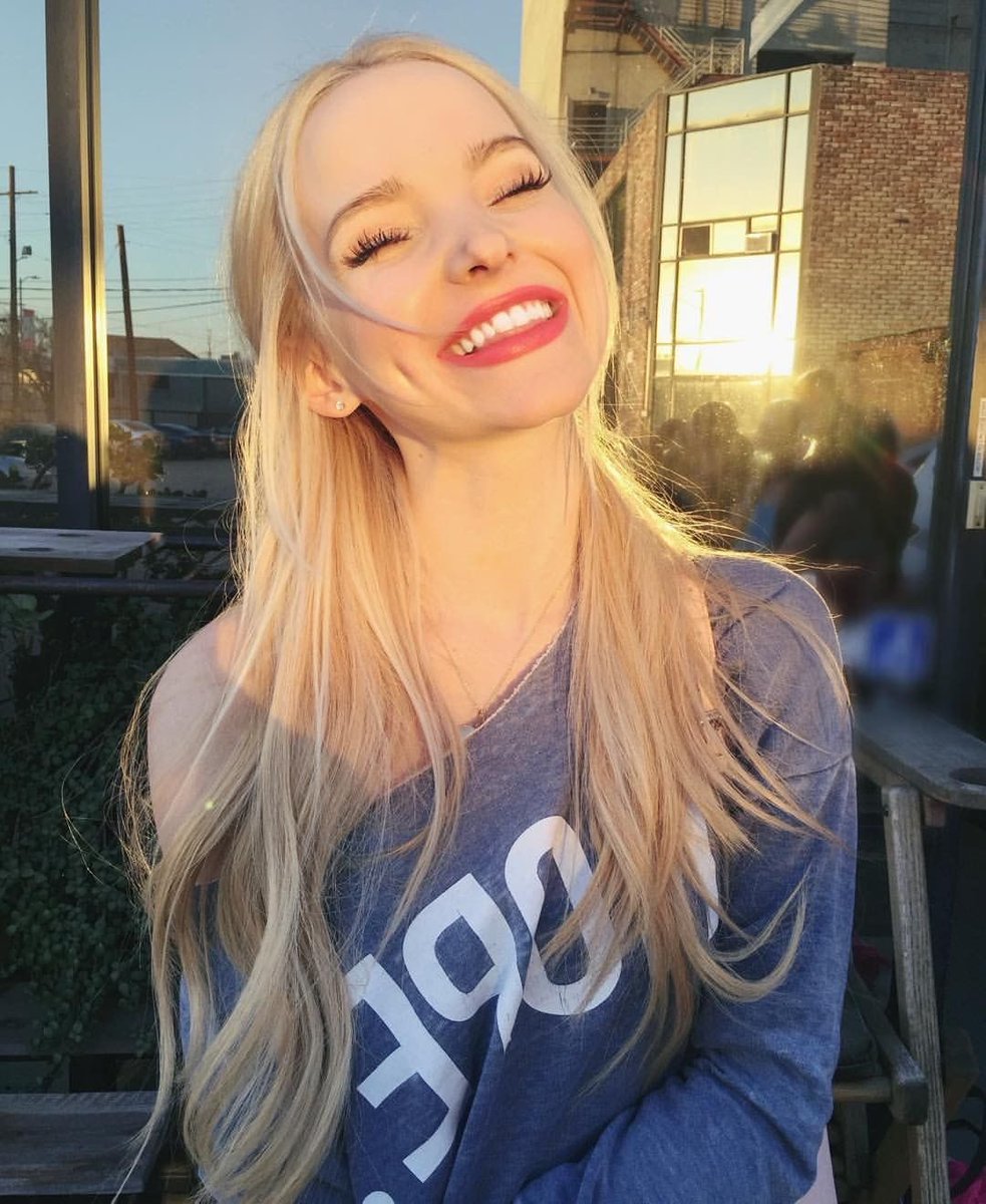 #DoveCameron screaming happy birthday queen 👑 !!!!...you are truly amazing!! https://t.co/ZeXcW5D48g

@BehFavvy