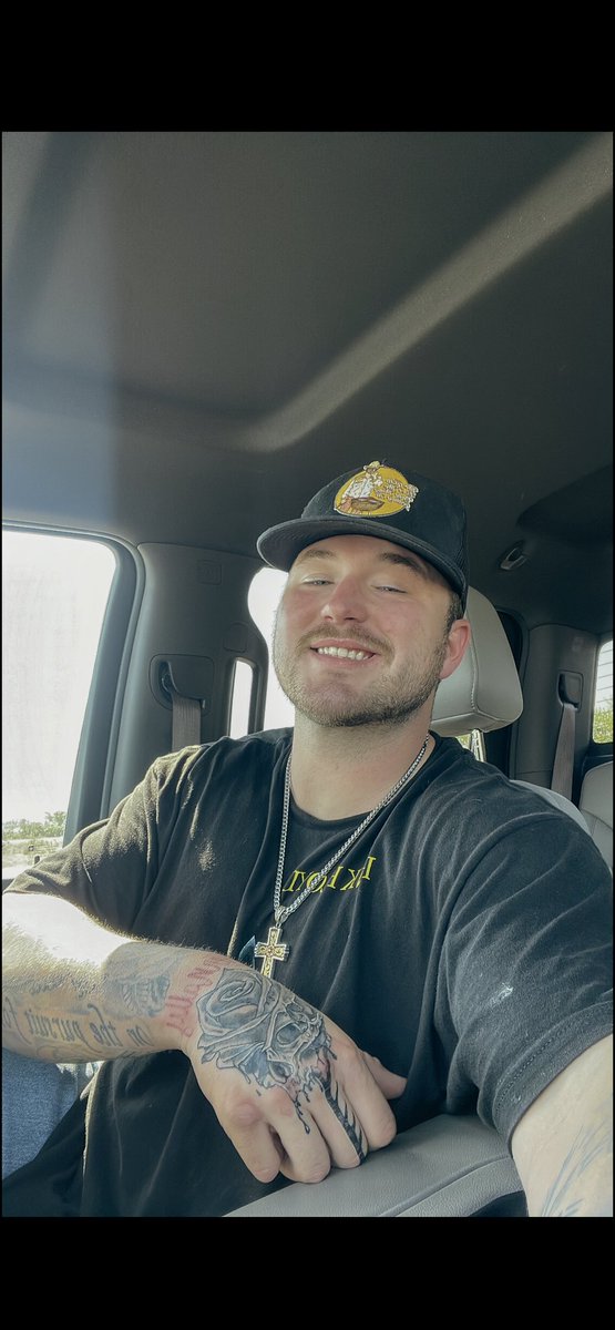 As always a lil picture of my ugly ass no one asked for 🫶🏼 https://t.co/uri4aoSBgp