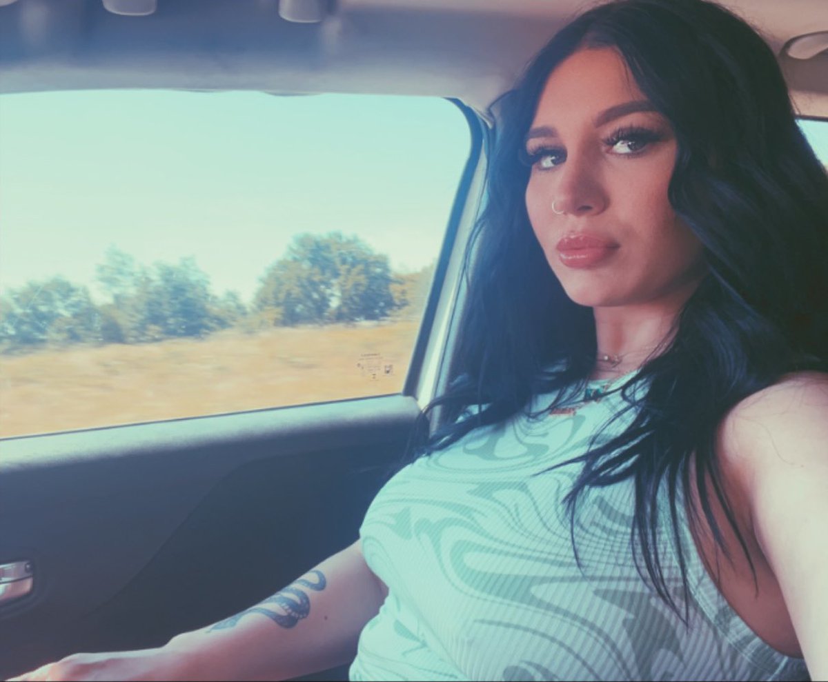 Can I be your gf? https://t.co/5IP6WzfVVi