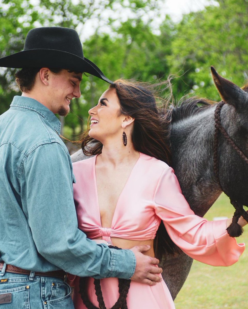 I'd hang the moon for you https://t.co/1kbkhenHRt