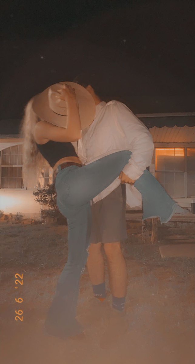 Cowboy lovin 🤠🥺 https://t.co/3lMHtuz0Jt

@Kylleejanee