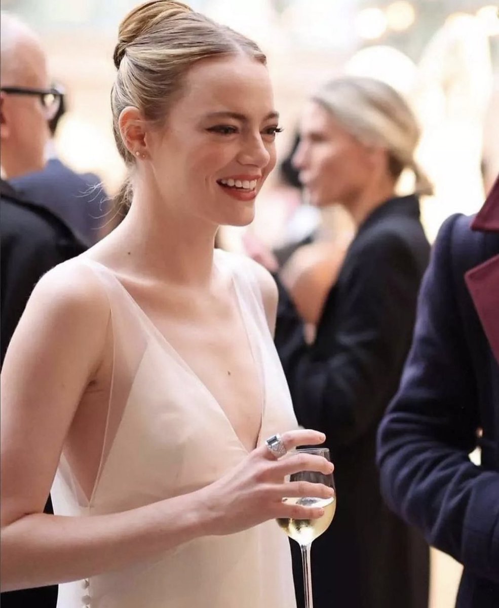 Saturday Night. https://t.co/MDmwCET5ym