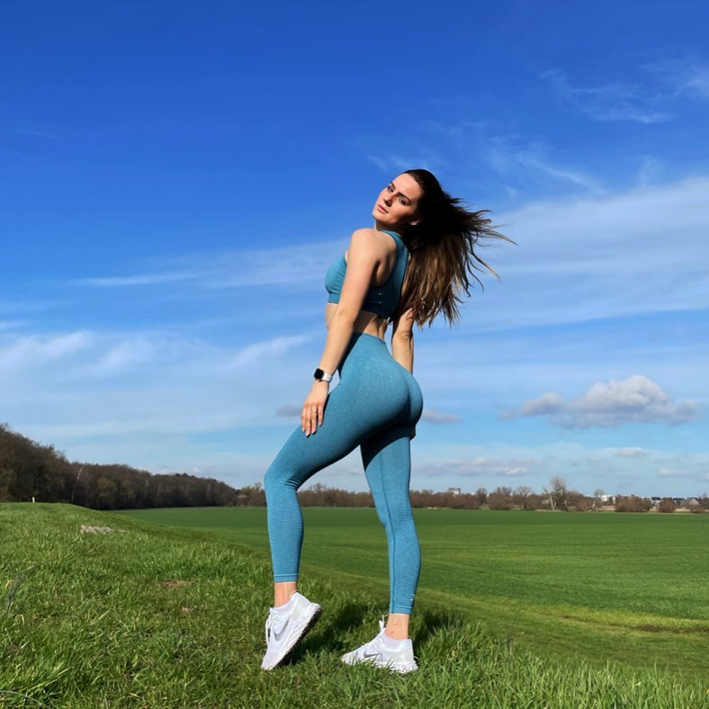 Sunshine on my mind ☀️

#hi#gym#passion#me#instafit#gymshark#gymsharkwomen#gymsharktrain#gymmotivation#motivation#motivationalquotes#gymlife#gymtime#vacation#outfitoftheday#fashion#fitness#inspiration#workout#booty
!Düsseldorf, Germany!
  @amelieklk