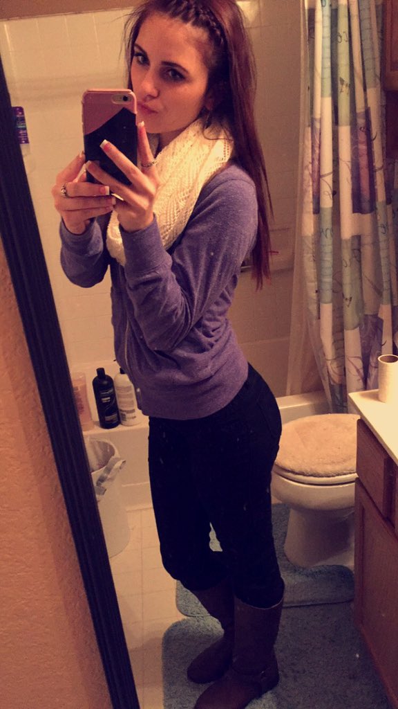 Mirror selfiee ✌🏼️ https://t.co/fG7TQ6iCDP

@Mackenzee_baby