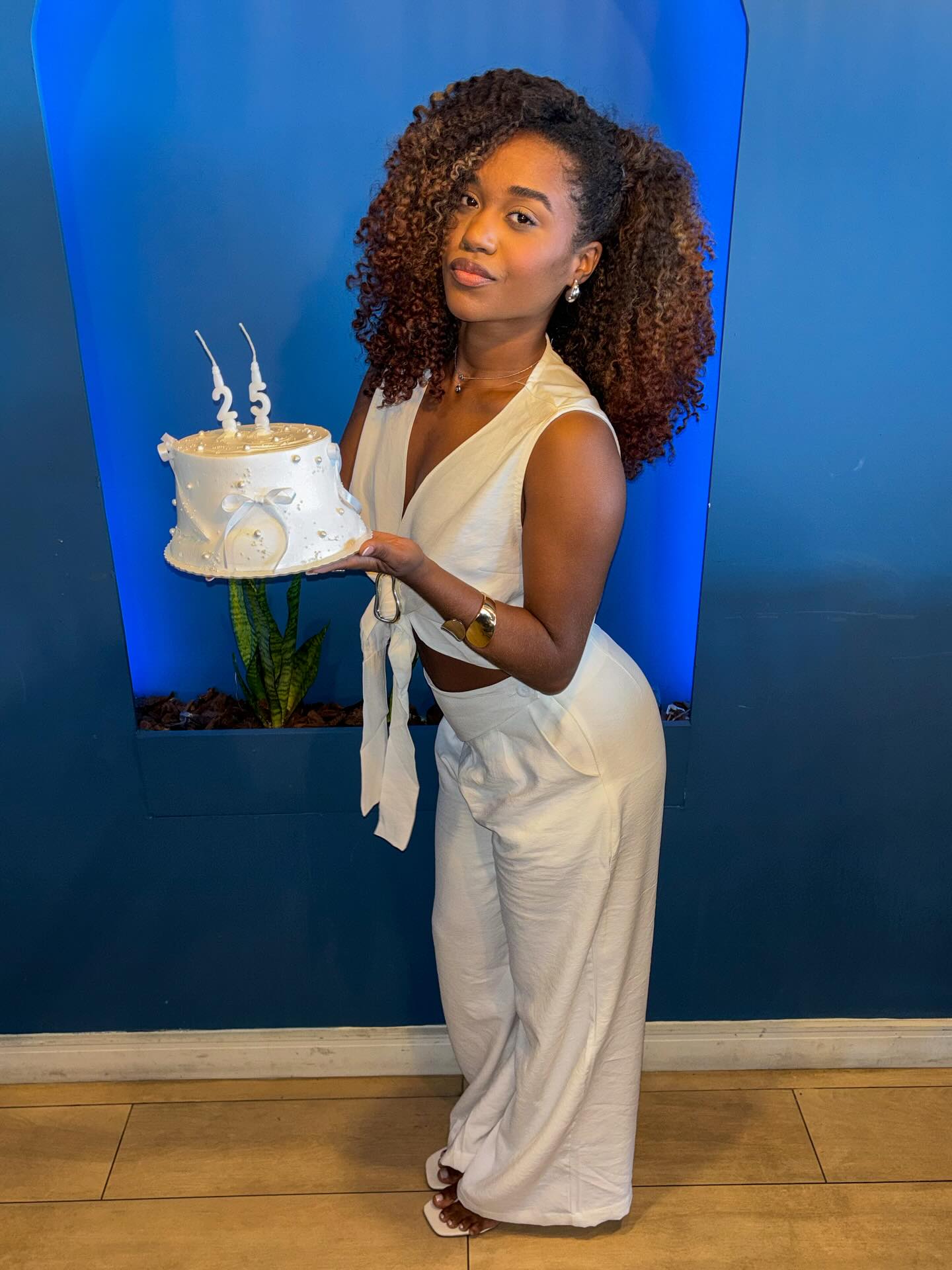 25 anos!! ✨✨✨

Hoje, n&atilde;o &eacute; s&oacute; meu anivers&aacute;rio. &Eacute; a celebra&ccedil;&atilde;o de tudo que fui, de tudo que sou e, principalmente, de tudo que estou me tornando. Obrigada meu Deus! 🙏🏾✨😭❤️<br> @soueulorrany