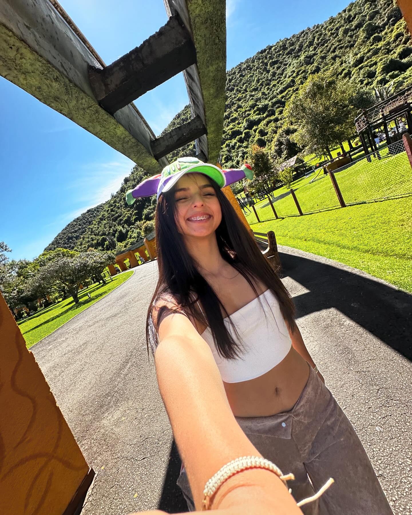 Buzz?????

!Tocancip&aacute;!<br> @sunflowersofi_1