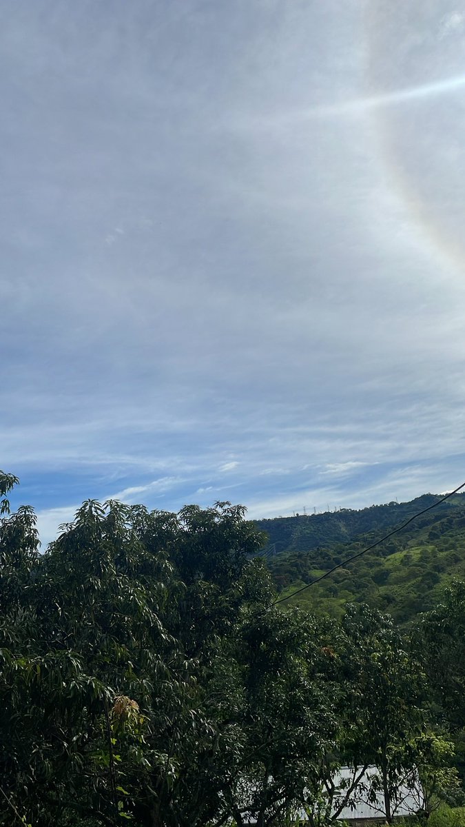 Buen d&iacute;a grupo, q linda es Colombia. https://t.co/arzDMxudxB