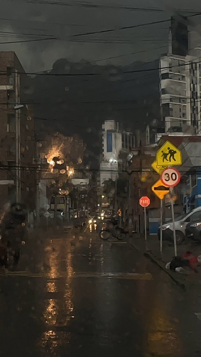 @ksimariaksi Yo mostrando que mi ciudad esta literalmente negra???? Nksjejwuw https://t.co/KkQ5NOZd5F