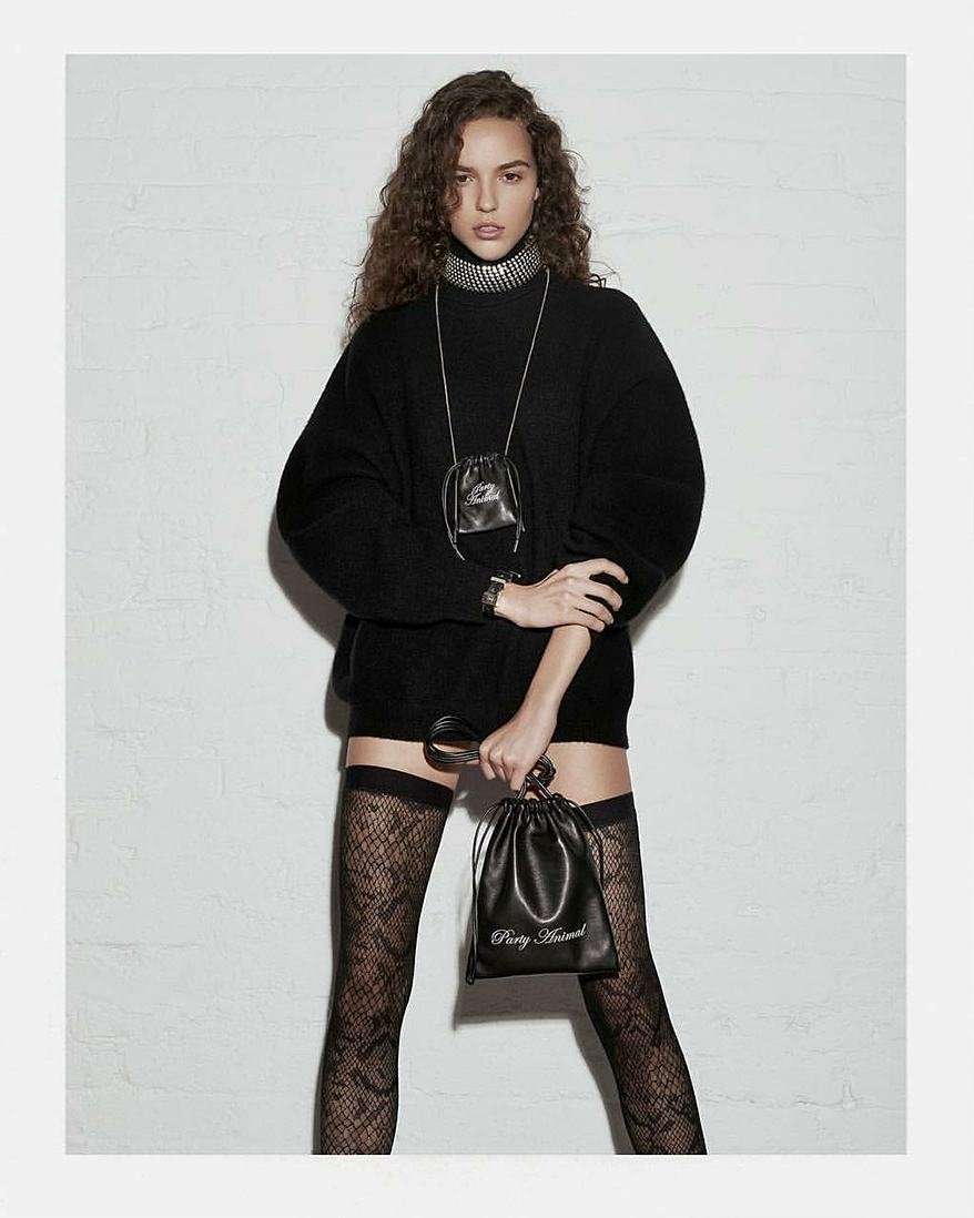 No pants no problem 💰💰💰 https://t.co/bNkcQkybs8

@renataklara