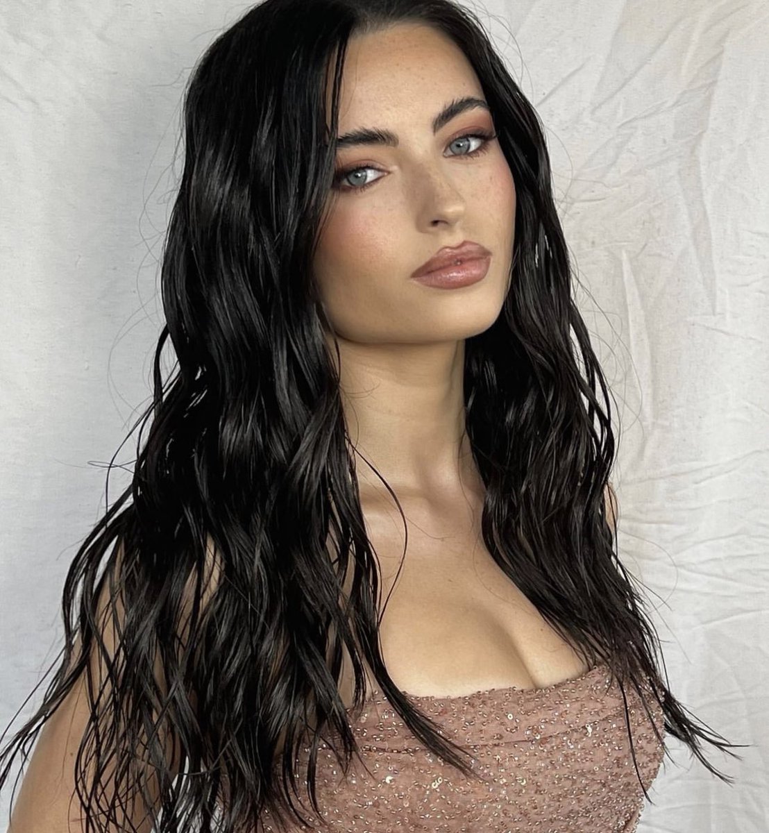 Good night. https://t.co/kM8ZgrQAVm

@WhiteRoses_11