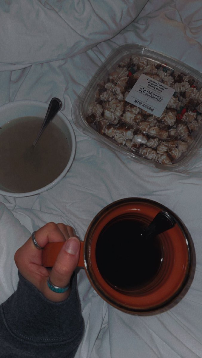 sick essentials🤧 https://t.co/w5cEQVzNo1

@hayleynallen