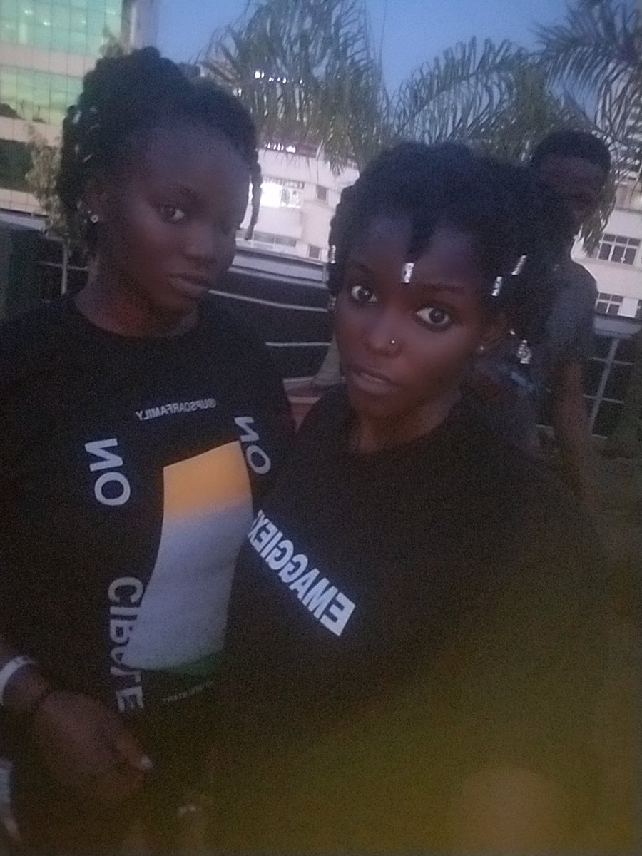 Black says black 
Cute says adorable 
Happy new yearrr still kuba banange 💃💃💃💃🤣🤣🤣 https://t.co/5NvRIcoj7Y

@complicated3199