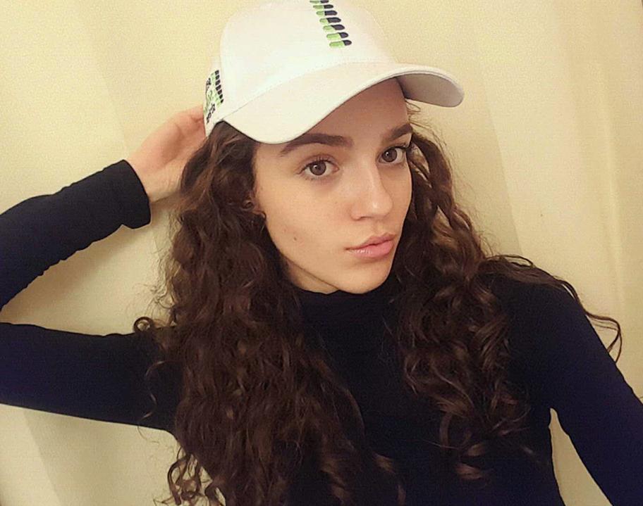 So pumped to share with you guys that ive signed with Setting Scoliosis Straight as their celebrity ambassador this year. SSS is a non-profit organization that specializes in research and development of spinal deformities. https://t.co/QrOIZJirAR

@renataklara