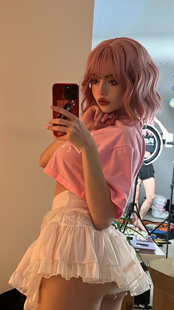 tap for the full pic 🥰 https://t.co/Y8w9Papung

@laurenxburch