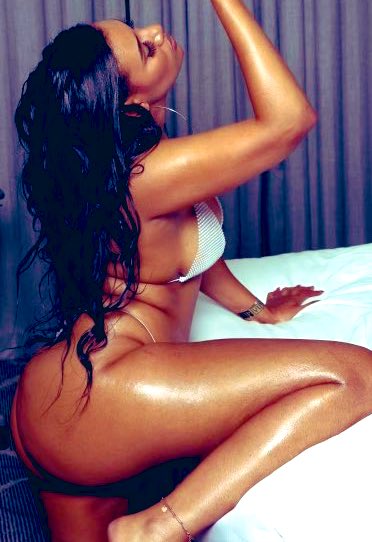 Wagon Wednesday throwbyke ☺️ https://t.co/Y5M6Ggb0CH

@DamnSheTall