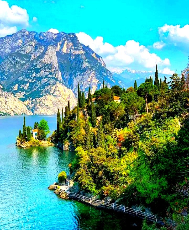 Lake Garda 🇮🇹 Italy https://t.co/JqSZhWWxDh

@DolceRagazza26
