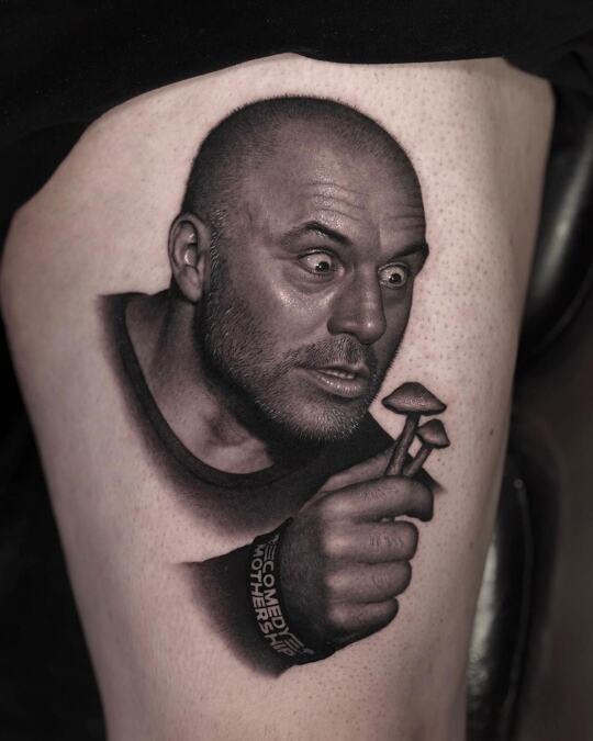 Repost: @noahbissi π§π₯ππ£π£π¬ ππ’π π
Done in 2 days
16 hours total
@joerogan
@comedymothership
#joerogan #ufc #joeroganexperience #mma #jre #podcast #joeroganpodcast #bjj #comedy #boxing #mmamemes #jiujitsu #tattoo #tattoos #portrait #portraits #joerogantattoo #realism #realistic #realistictattoo #rogan #joerogantattoos #mushrooms #mushroom #trip #trippy @joerogan
