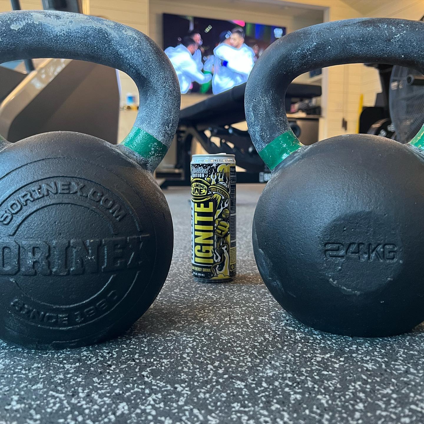 A beautiful day of strength training and @ufc watching. I felt super lazy getting going, but once the engine got warmed up I felt fantastic, and extra motivated because I know I pushed through that hump. I’ve gone through it thousands of times before, but when that procrastination is in front of you, leaning on you, it always feels so unmovable.
It certainly helps getting that @killcliff ignite boost!
@sorinex @joerogan