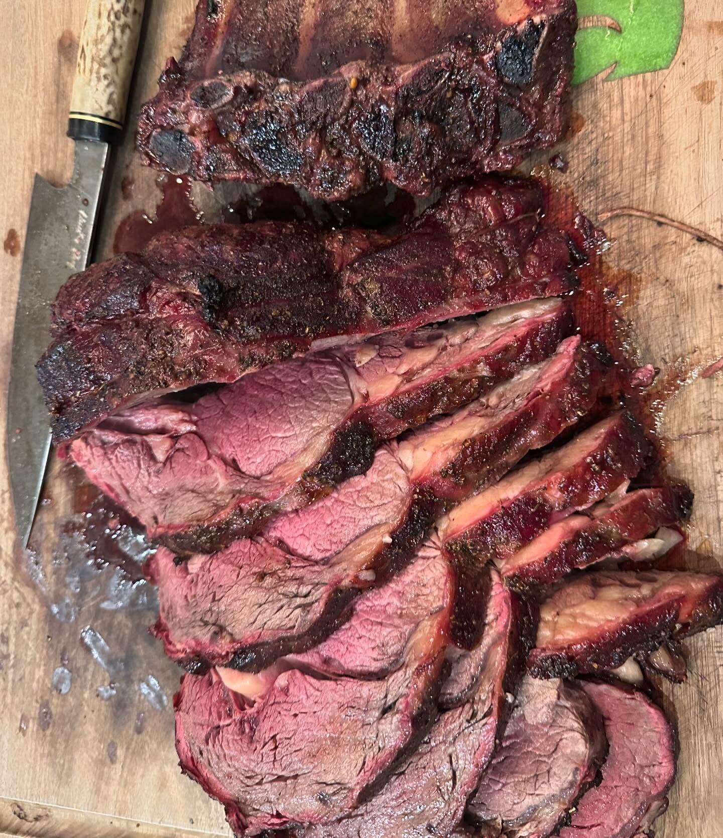 I made a prime rib in the offset smoker for Christmas, and I cooked it with some oak from a tree that had a large branch break off last winter. I dried the wood for the past year and had it cut up and stored to dry.
There’s something so primal and satisfying cooking with real hardwood. I used my @centex_smokers offset grill and kept it at a steady 250 degrees until it hit 120 degrees internal temperature, and then I pulled it and wrapped it in foil for 20 minutes. It was sensational. The smoke from the wood was amazing, and I used my favorite rub for that cut of meat, the @traegergrills prime rib rub. It’s the perfect blend of spicy, salty and just a little sweet. #carnivore  @joerogan