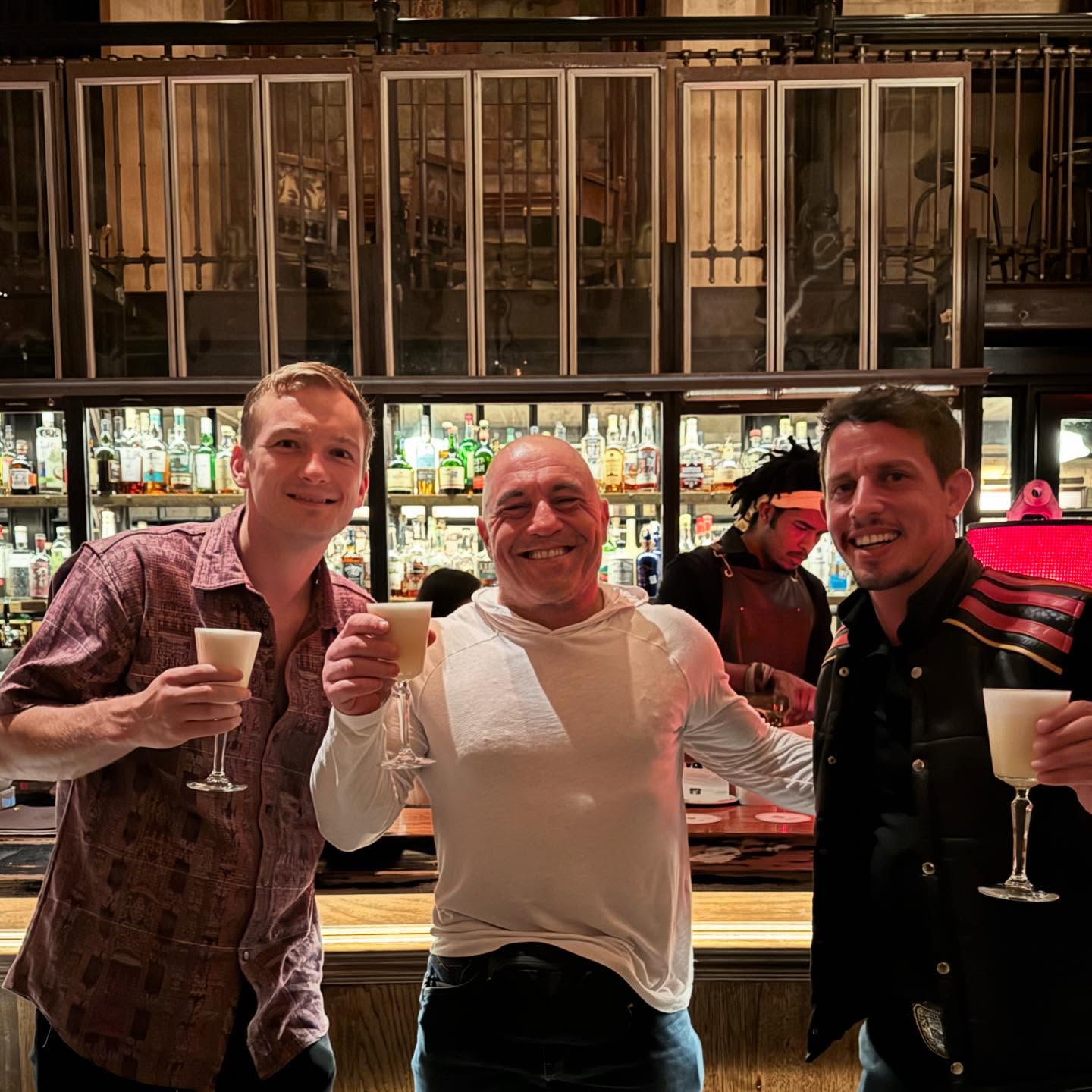 Celebratory post show cocktails with the homies! What an epic experience that was and a huge thank you to everyone that tuned in! @tonyhinchcliffe @arimatticomedy  @joerogan