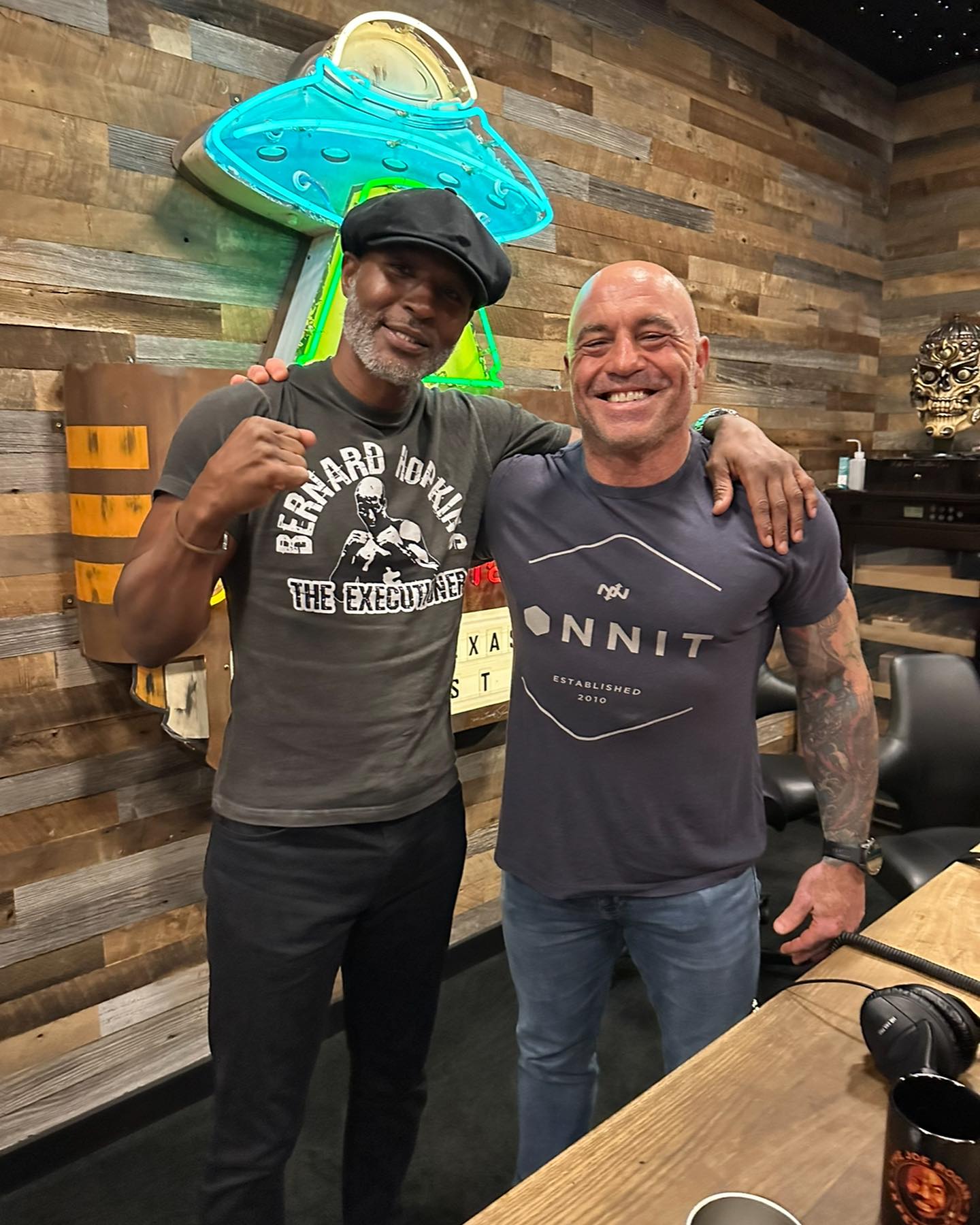 One of the true boxing all-time greats! Former 2 division champion @bhopdaalien! It was a real honor to get to sit and talk with him. Available now on @spotify  @joerogan