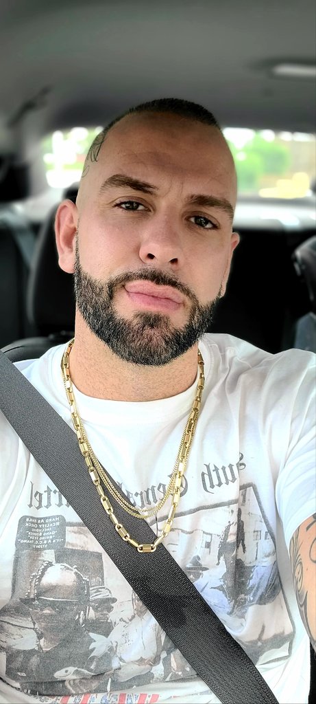 How many ppl know the album on my shirt? https://t.co/0uCMOh4gwK