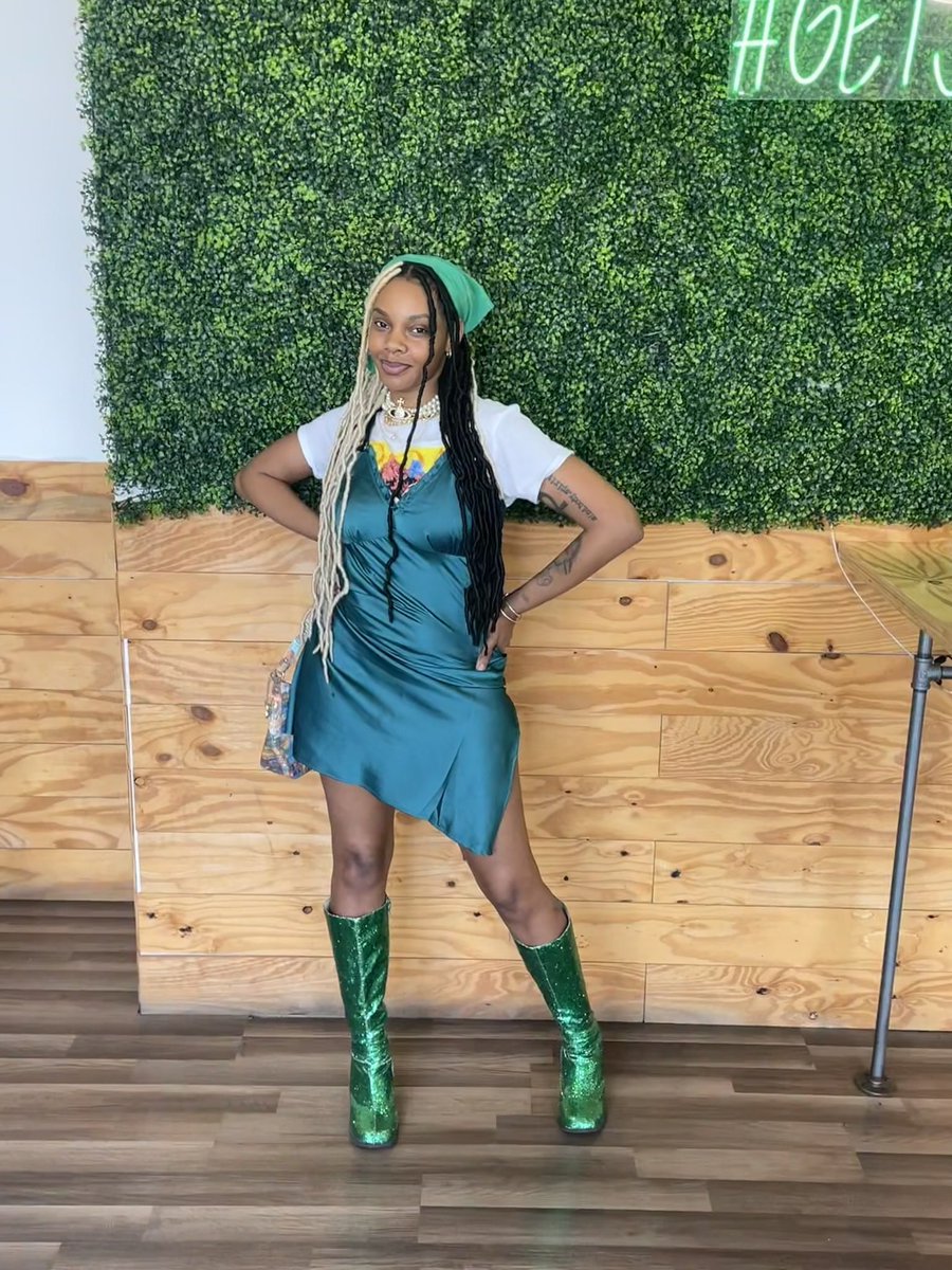 @TreforTre 🍀 lucky girl https://t.co/jkDlFtY9WU

@jeangrey______