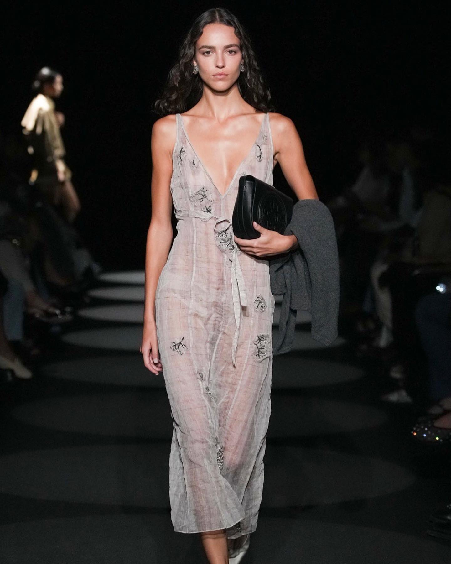 cool, chic girls love @altuzarra 🤍!!! love this team so much, thank you guys @josephaltuzarra @gabriellak_j @emperor.lee x

!New York Public Library!<br> @emm_arruda