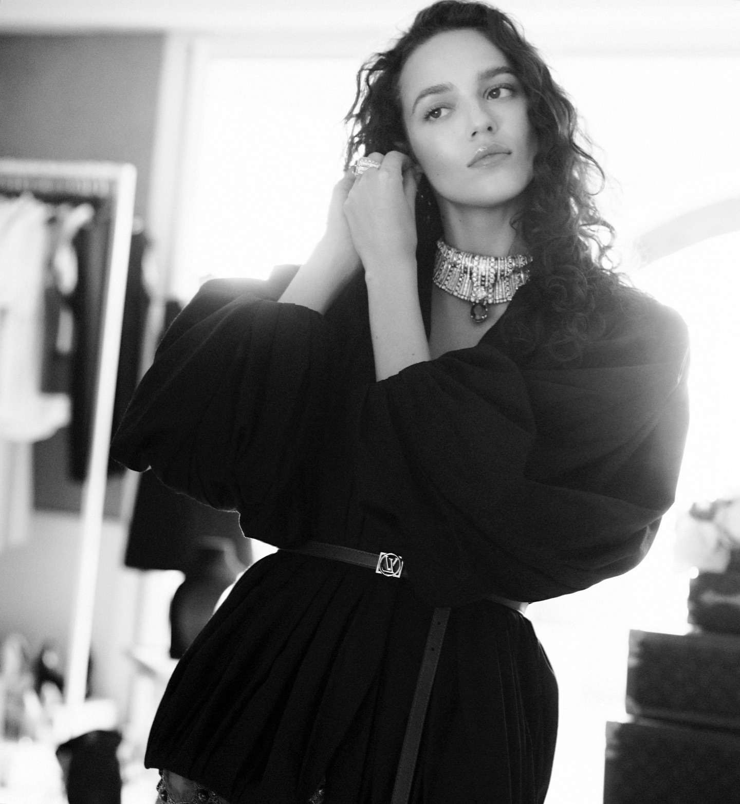 getting ready 💍 @madamefigarofr x @louisvuitton
 @julianunganostudio @louise_garnier @elitenyc @louisvuitton @women_paris @chantalenadeau @madamefigarofr @hotelbarrierelemajestic @francescaamfitheatrof
!Cannes Film Festival!
  @emm_arruda