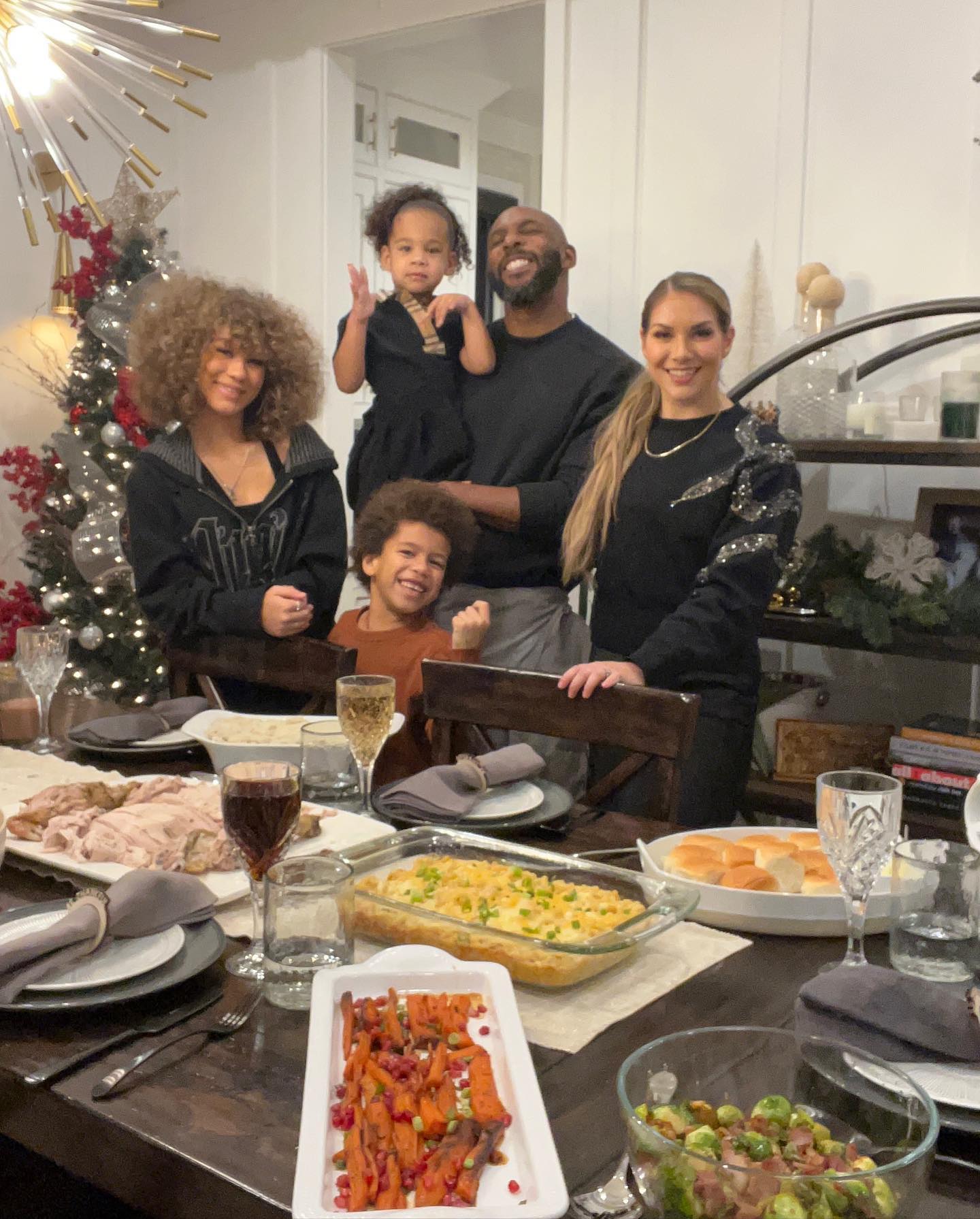 Thankful for family. Thankful for health. Thankful for love. Thankful for life. Sending y'all so much love from our family to yours. 🦃❤️✌🏾 #bossfamily #turkeyday
 @allisonholker @weslierboss @maddoxlboss @zaiaboss  @sir_twitch_alot