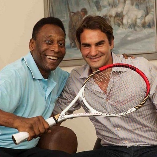 Meu
 amigo, Roger Federer. Deixar de fazer o que mais amamos sempre é uma 
decisão difícil. Porém, encontramos a paz quando temos certeza que demos
 o máximo de nós a cada desafio que enfrentamos. Imagino que este é um 
dia difícil para você. Seja pelo amor aos fãs, pelo jogo e pelos grandes
 amigos que encontrou no caminho. Sua jornada marcou a todos. E você 
continuará sendo um ídolo para as futuras gerações.
.

My dear friend, Roger Federer. The decision to stop doing what we love 
is always a tough one. However, we can always find peace knowing we gave
 our best in every challenge we faced through times. I can only imagine 
how hard this day was for you. Be it for the love of your fans, for the 
games or for the friends you made along the way, your journey made an 
impact on the world. You are, and will always be, an idol. See less
Meu amigo, Roger Federer. Deixar de fazer o que mais amamos sempre é uma
 decisão difícil. Porém, encontramos a paz quando temos certeza que 
demos o máximo de nós a cada desafio que enfrentamos. Imagino que este é
 um dia difícil para você. Seja pelo amor aos fãs, pelo jogo e pelos 
grandes amigos que encontrou no caminho. Sua jornada marcou a todos. E 
você continuará sendo um ídolo para as futuras gerações.
.

My dear friend, Roger Federer. The decision to stop doing what we love 
is always a tough one. However, we can always find peace knowing we gave
 our best in every challenge we faced through times. I can only imagine 
how hard this day was for you. Be it for the love of your fans, for the 
games or for the friends you made along the way, your journey made an 
impact on the world. You are, and will always be, an idol. See less  @Pele
