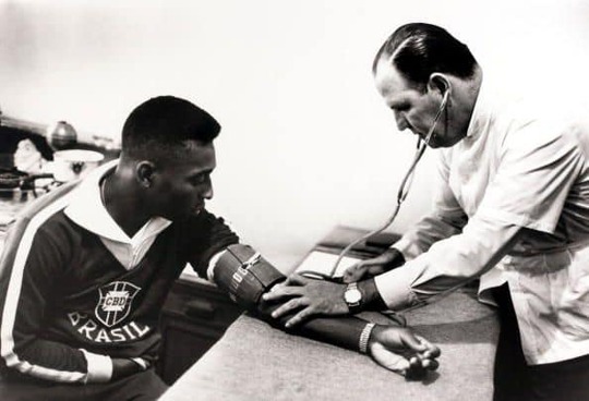 Como vocês estão depois deste primeiro tempo? Como diria meu amigo, Galvão Bueno: Haja coração!

Eu acredito na vitória! E vocês?
.
How are we all feeling after this first half? As my friend Galvão Bueno would say: What a heart-stopping match!

I believe in a win! And you? See less
Como vocês estão depois deste primeiro tempo? Como diria meu amigo, Galvão Bueno: Haja coração!

Eu acredito na vitória! E vocês?
.
How are we all feeling after this first half? As my friend Galvão Bueno would say: What a heart-stopping match!

I believe in a win! And you? See less  @Pele