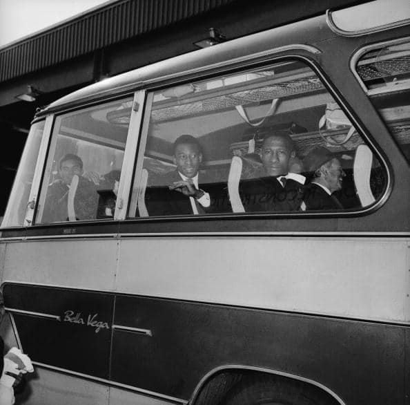 Viajar com a Sele&ccedil;&atilde;o Brasileira era sempre uma aventura. Era um momento importante para entrarmos em sintonia como equipe, mas tamb&eacute;m para descontrair com uma cantoria ou uma boa piada.
.
Traveling with the Brazilian National Team was always an adventure. It was an important time for us to tune in as a team, but also to unwind with a little singing or a good joke.
Viajar com a Sele&ccedil;&atilde;o Brasileira era sempre uma aventura. Era um momento importante para entrarmos em sintonia como equipe, mas tamb&eacute;m para descontrair com uma cantoria ou uma boa piada.
.
Traveling with the Brazilian National Team was always an adventure. It was an important time for us to tune in as a team, but also to unwind with a little singing or a good joke.  @Pele