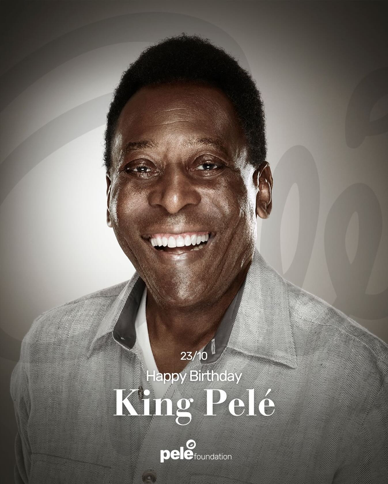 Hoje o nosso Rei do Futebol estaria fazendo anivers&aacute;rio. A saudade &eacute; grande, mas seu legado &eacute; eterno. Deixe sua mensagem de carinho nos coment&aacute;rios e vamos manter a hist&oacute;ria viva em cada um de n&oacute;s!

#CelebreORei 

.
Today, our King of Football would be celebrating his birthday. We miss him dearly, but his legacy is eternal. Leave your heartfelt message in the comments, and let&rsquo;s keep his story alive in each of us!

#CelebrateTheKing 
  @Pele