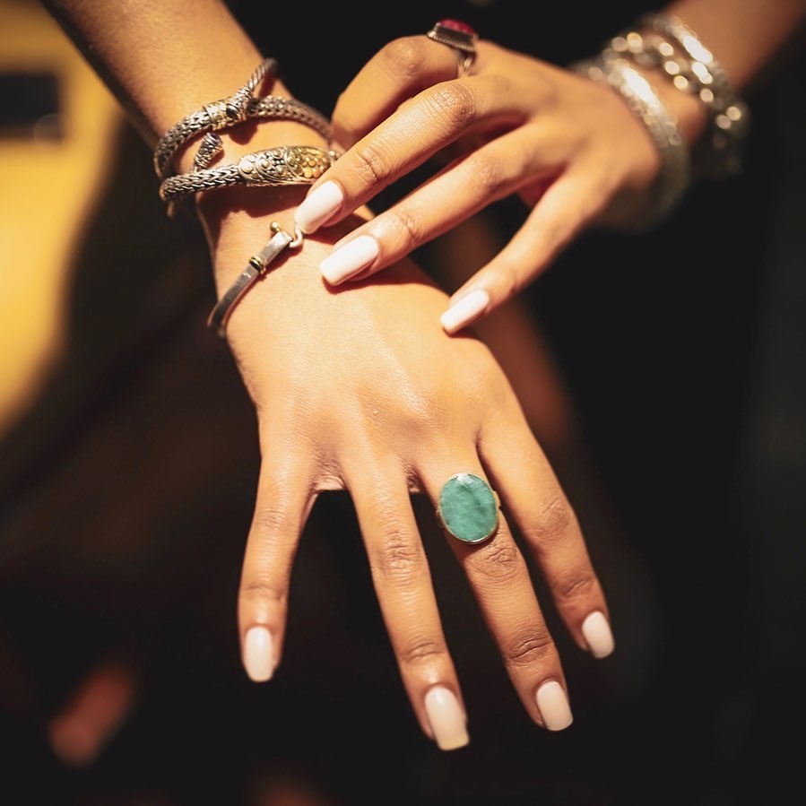 🌶 One time I was at a party and a photographer asked if he could take pictures of my hands.
Here is the result.  @johnhardyjewelry @healthgeenie