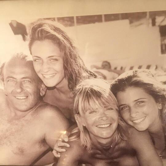 Throwback #familytime #summer #sainttropez #preciousmoments 🖤#tbt @oliviaarnaud