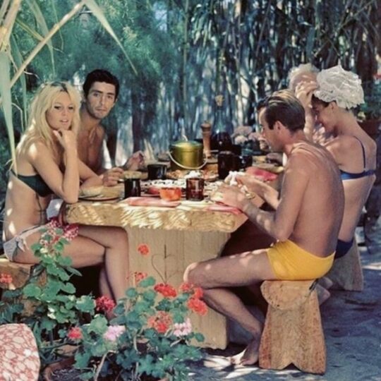 #lunch
#poolparty
#weekendintuscany
  @oliviaarnaud