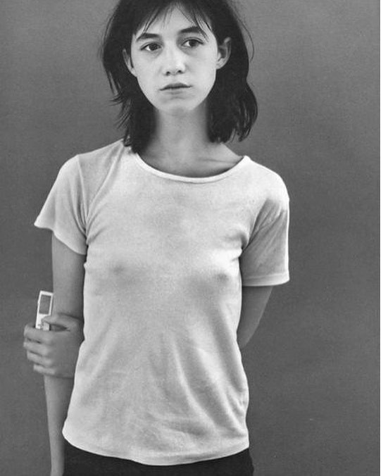 Sunday #sundayz #sundaynitemood #after #fleamarket #charlottegainsbourg #inspo #mood #whiteshirtandcigarettes #moodofthenight #l @oliviaarnaud