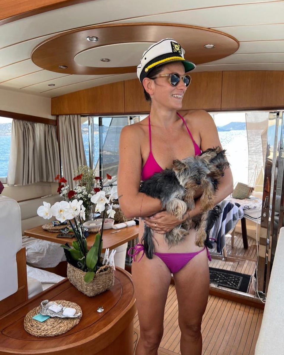 #captainyorkie #sake #tequila #ontour
  @oliviaarnaud