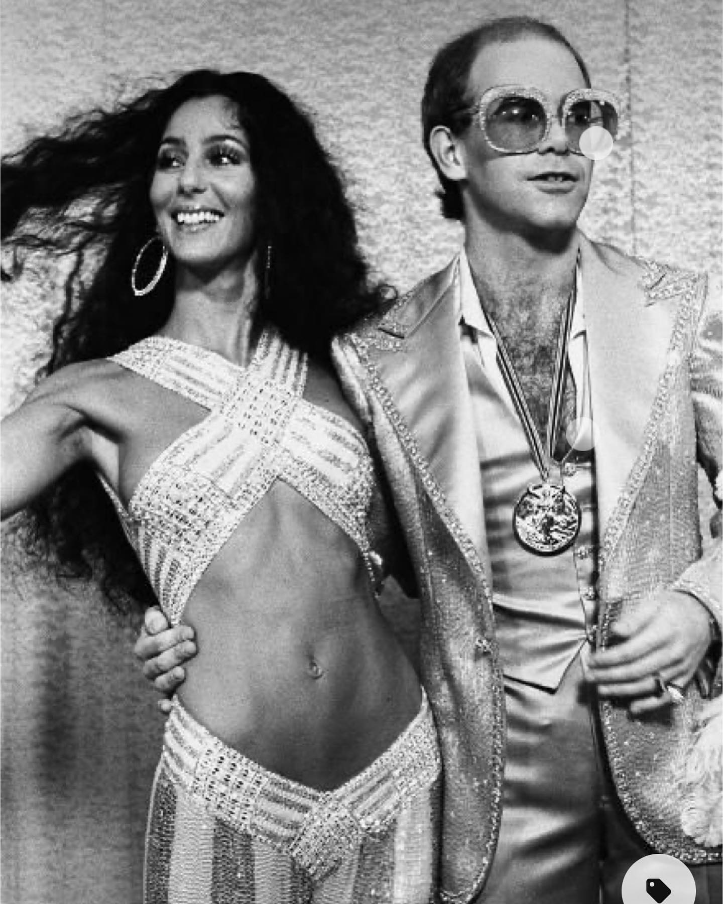 #itsfridayiminlove #fridaynightfever
  @oliviaarnaud