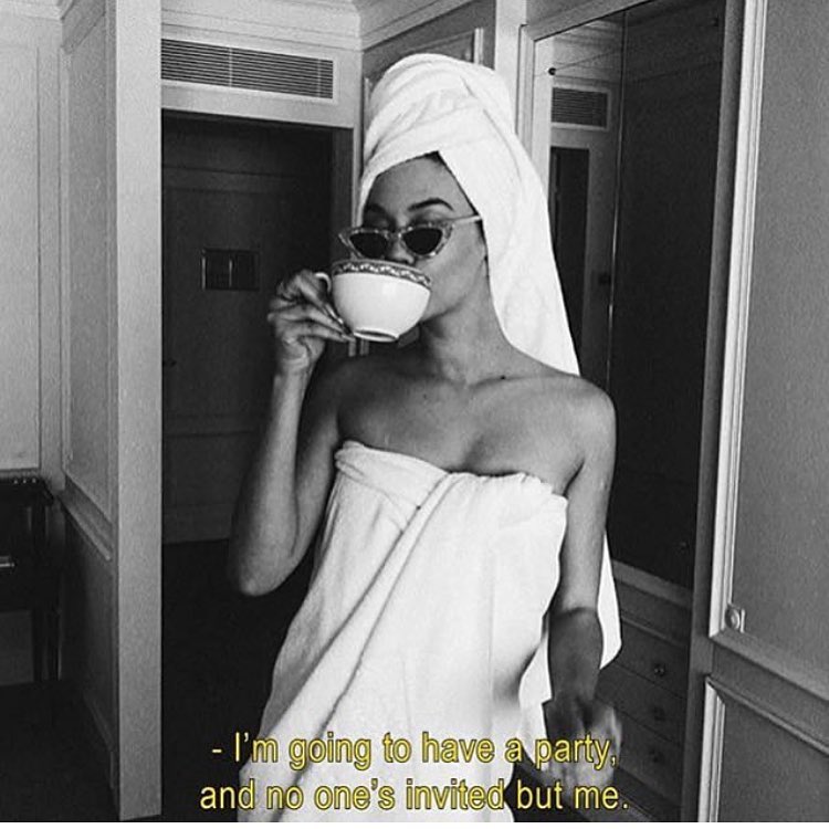 Morning Mood #hellowenesday #helloparis #morningmood #parismonamour @oliviaarnaud