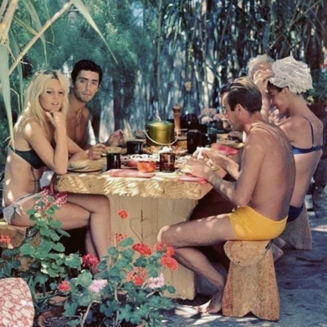 #lunch
#poolparty
#weekendintuscany
  @oliviaarnaud