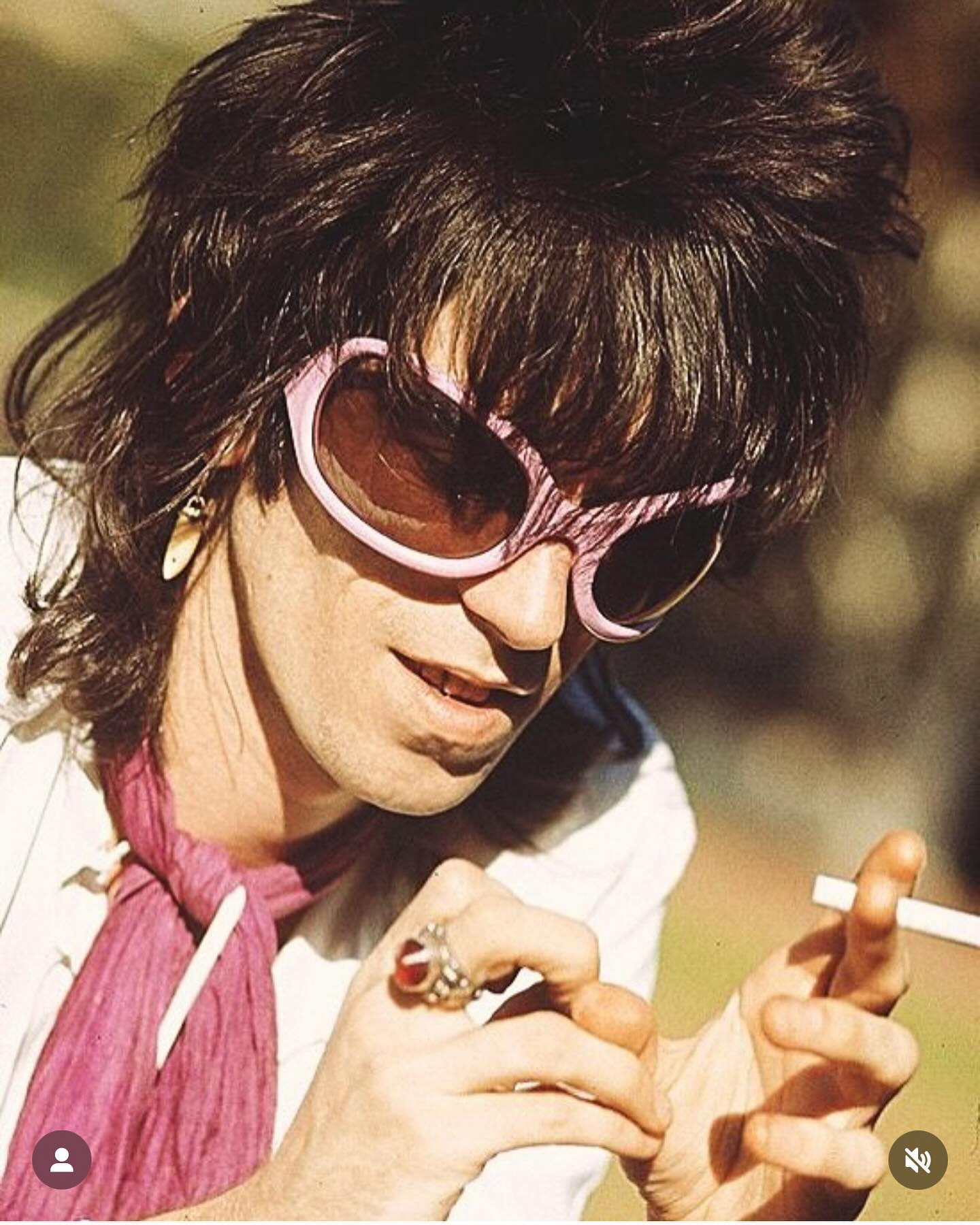 #akeithisjustakiss
#foreverpink
#saturdaymorning
#etpuisjefume
  @oliviaarnaud